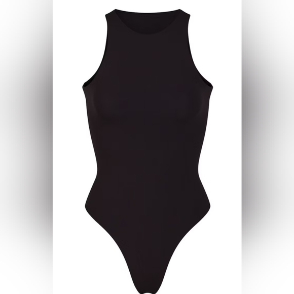 SKIMS Fits Everybody High Neck Bodysuit In Onyx - Picture 5 of 8